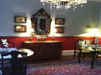 Oak Manor Inn Hartsville Extérieur photo