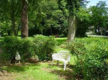 Oak Manor Inn Hartsville Extérieur photo