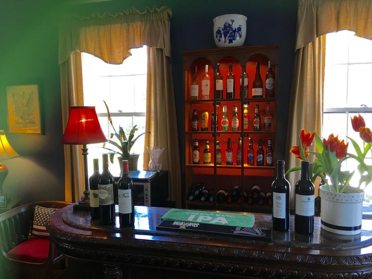Oak Manor Inn Hartsville Extérieur photo